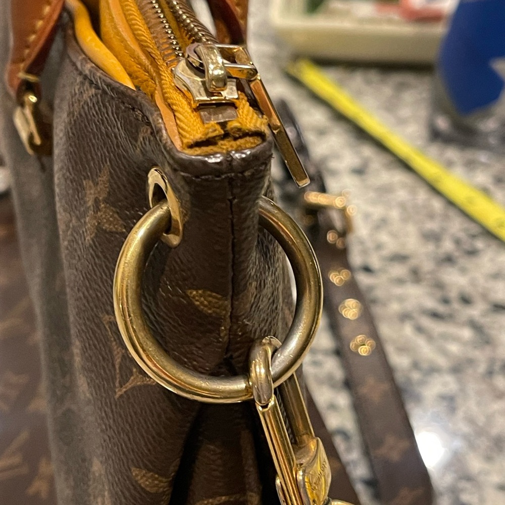 Louis Vuitton Monogram Shoulder Bag with Brown and Tan Accents - Picture 14 of 14